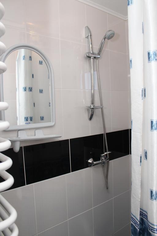 Hotel Usadba Kupalinka Ostrovo Zimmer foto