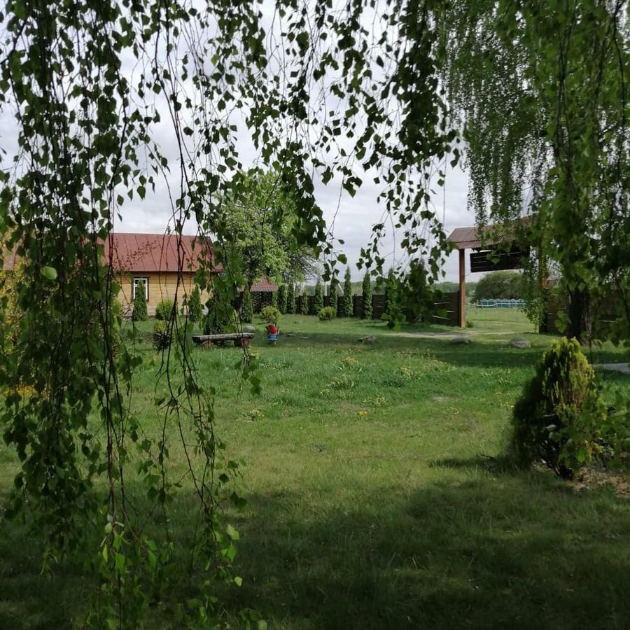 Hotel Usadba Kupalinka Ostrovo Exterior foto